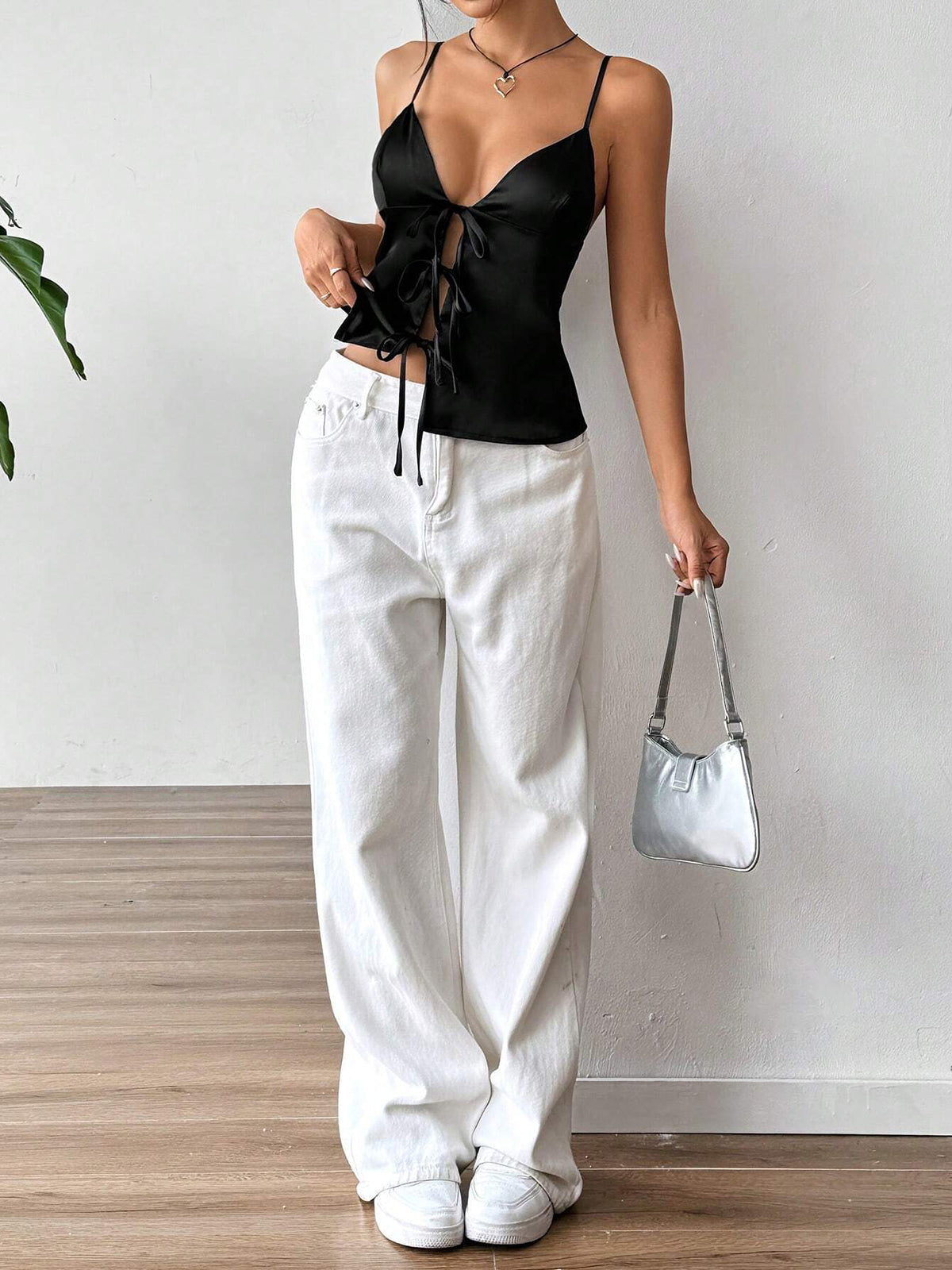 Önü Bağlamalı Saten Atlet