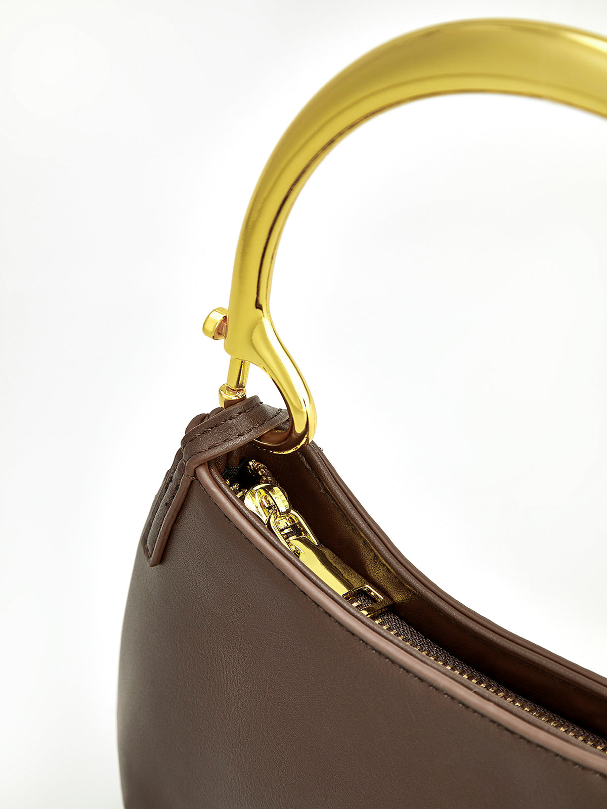 Metal Saplı Fermuarlı Koltuk Altı Çantası