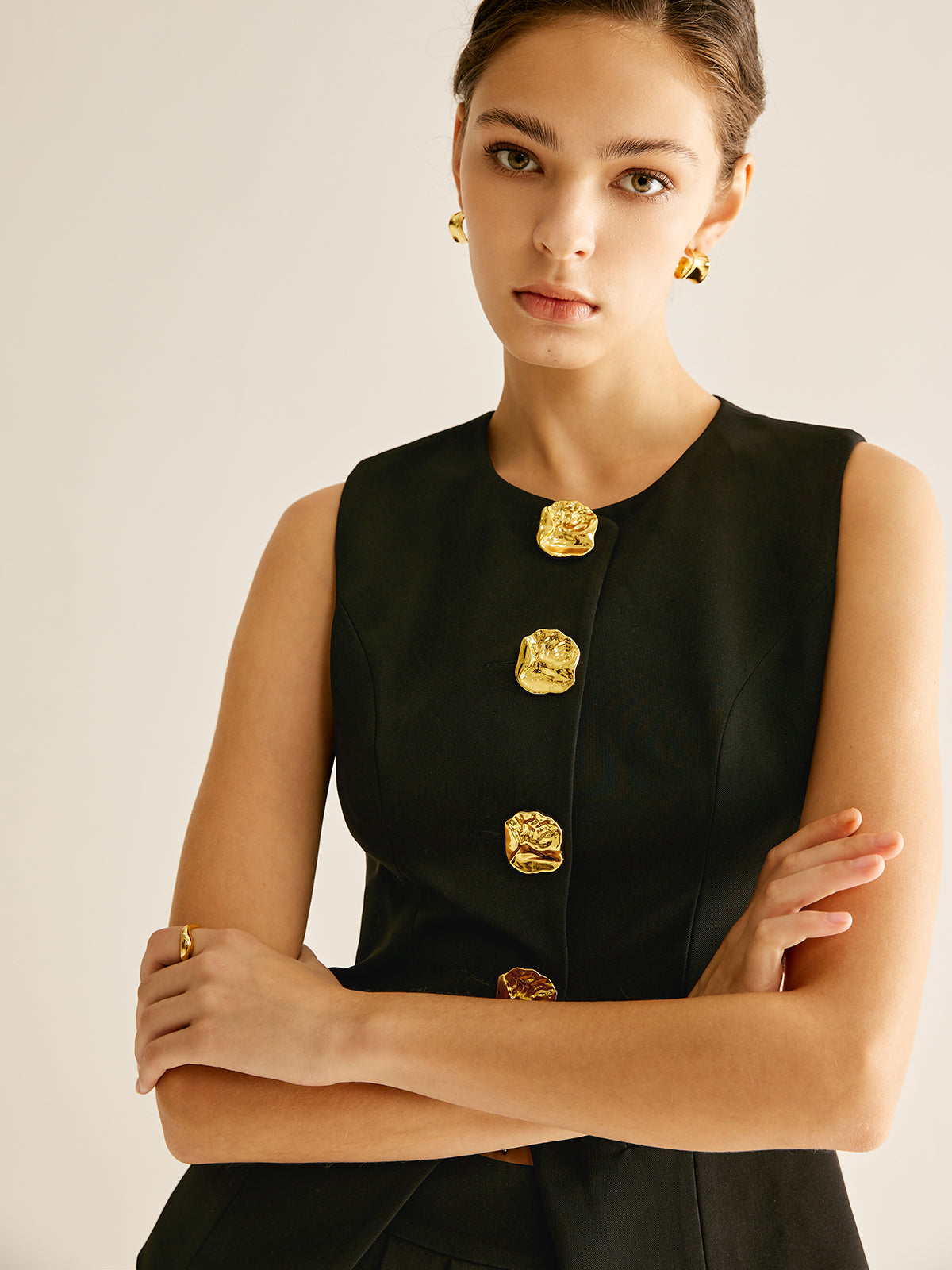 Altın Düğmeli Yelek