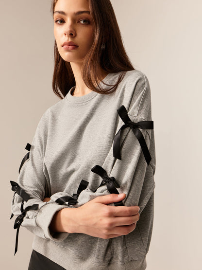 Yuvarlak Yaka Fiyonklu Sweatshirt