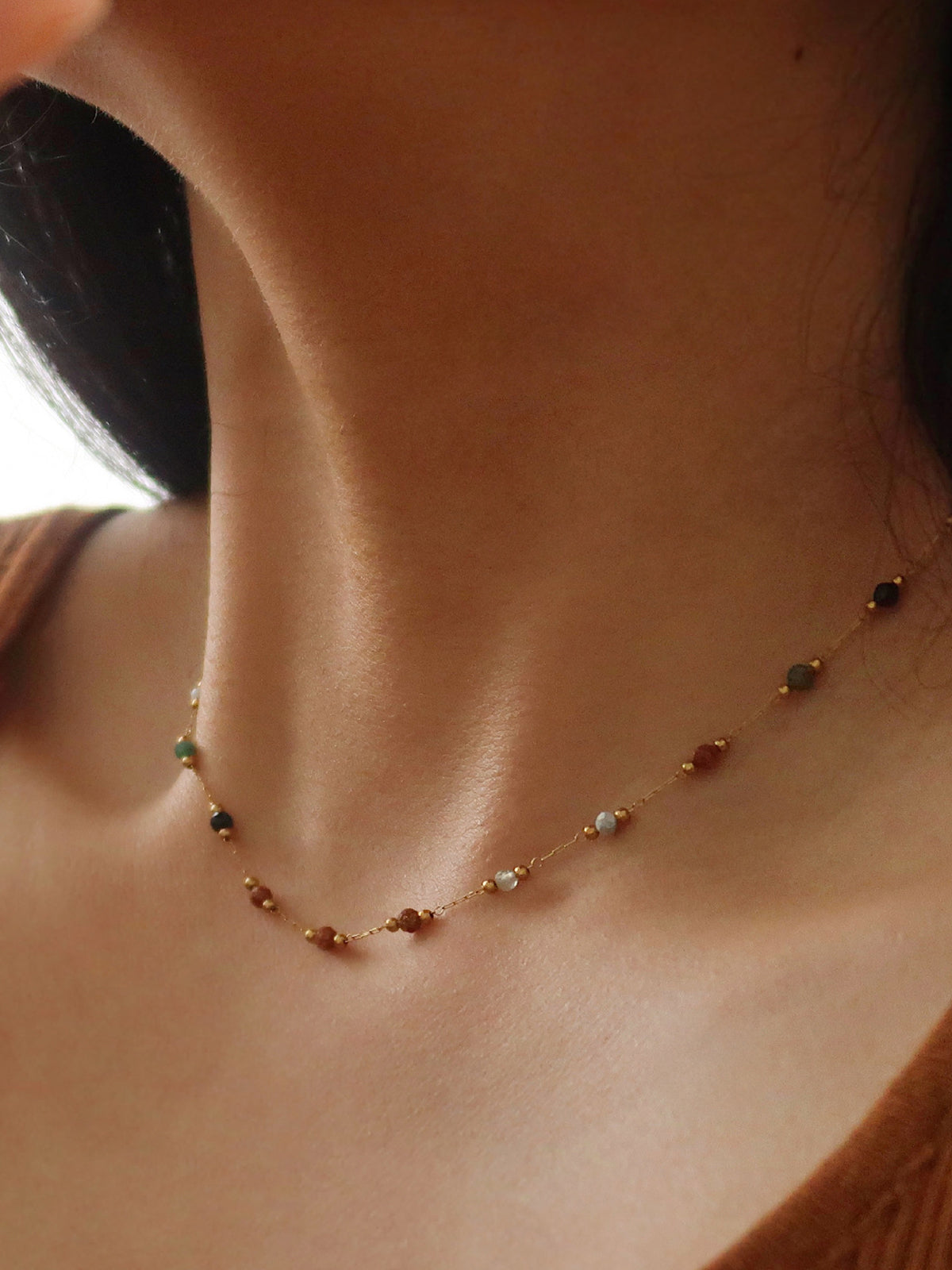 Renkli Boncuklu Bağlantı Kolyesi