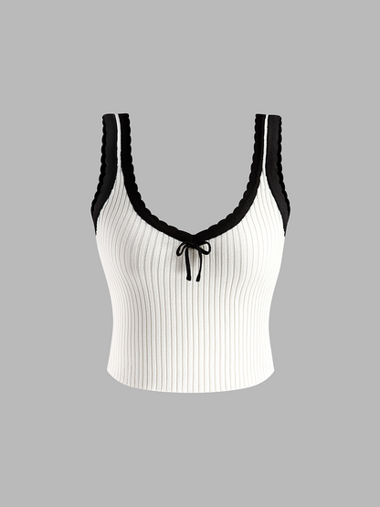 Kontrast Kesim Fiyonklu Kırpılmış Kazak Yelek