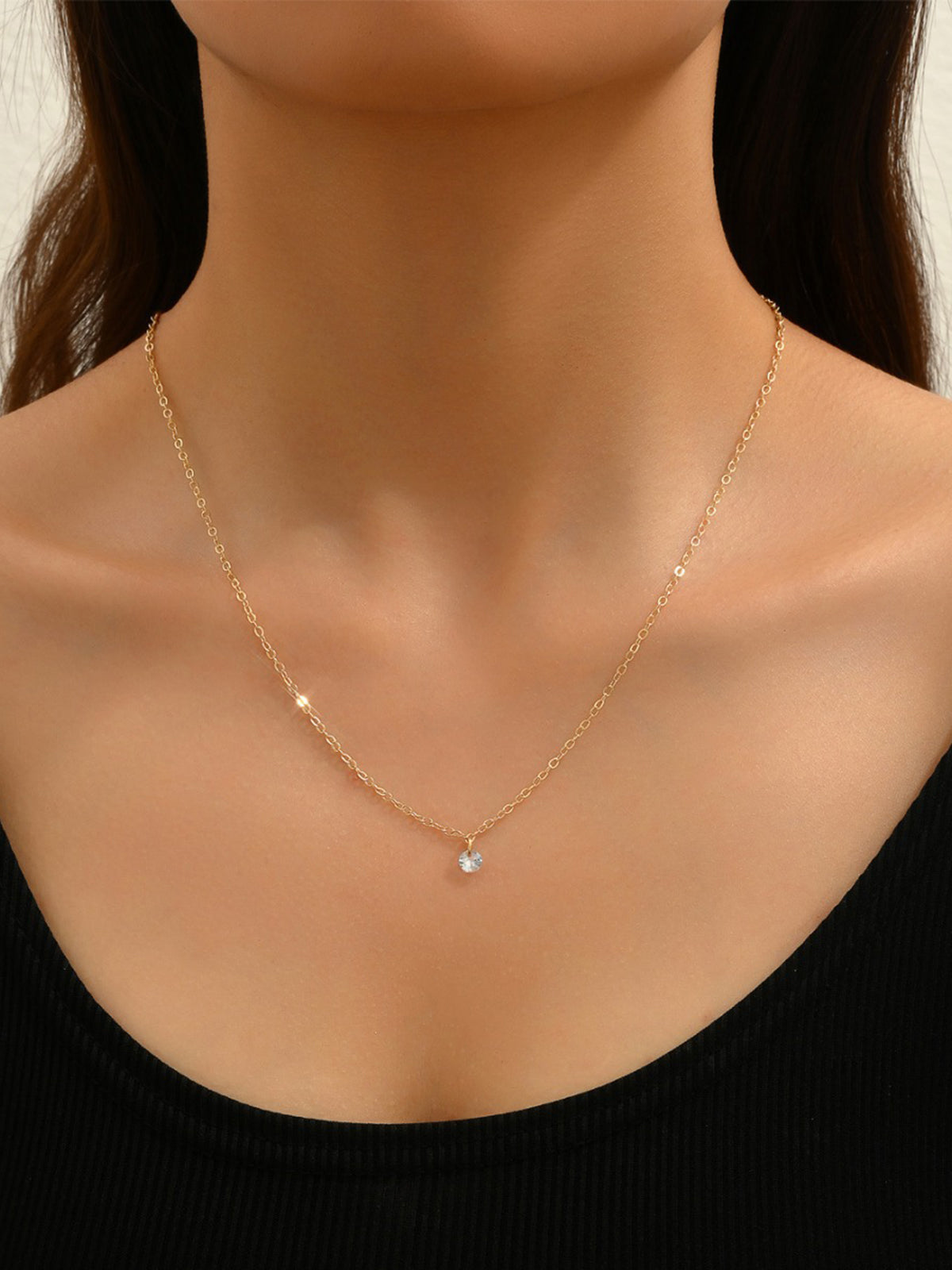 Yapay Elmaslı Püsküllü Kolye