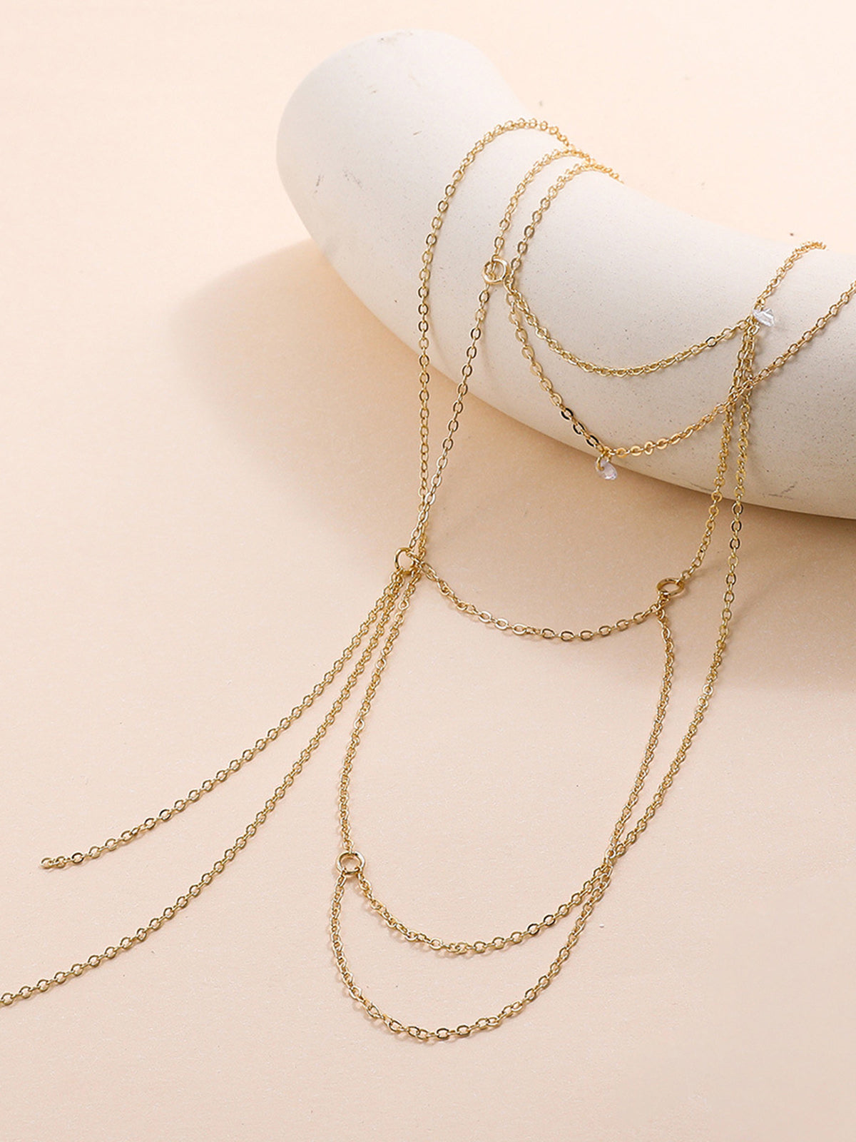 Yapay Elmaslı Püsküllü Kolye