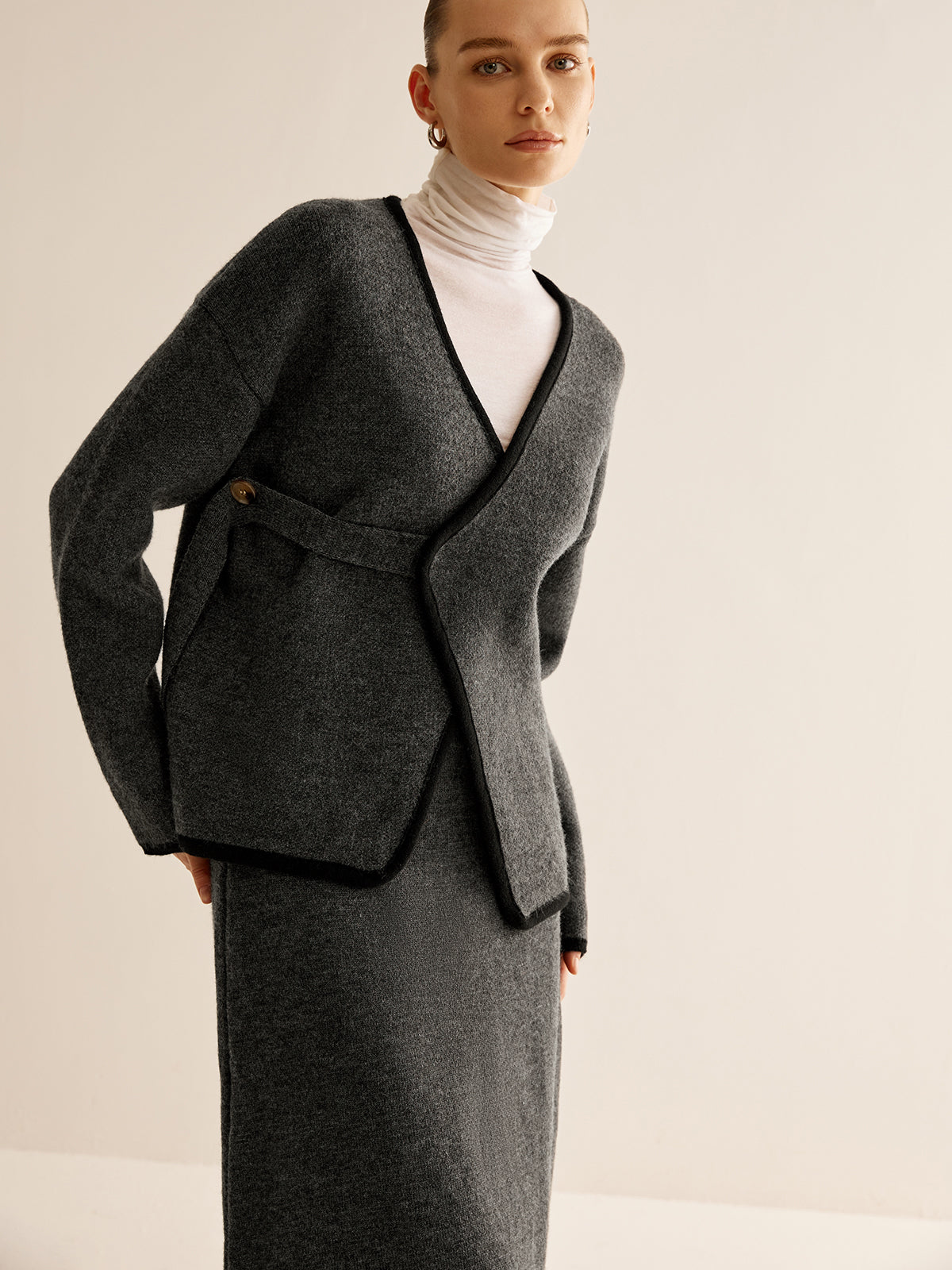 Kontrast Yan Şeritli Kemerli Kazak Koordinatları