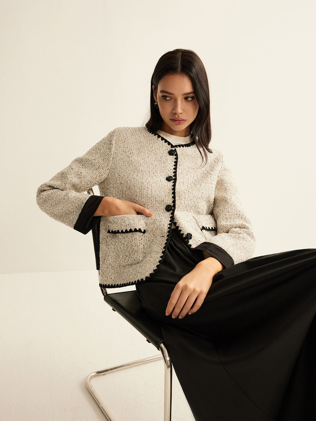 İşlemeli Tweed Kısa Ceket