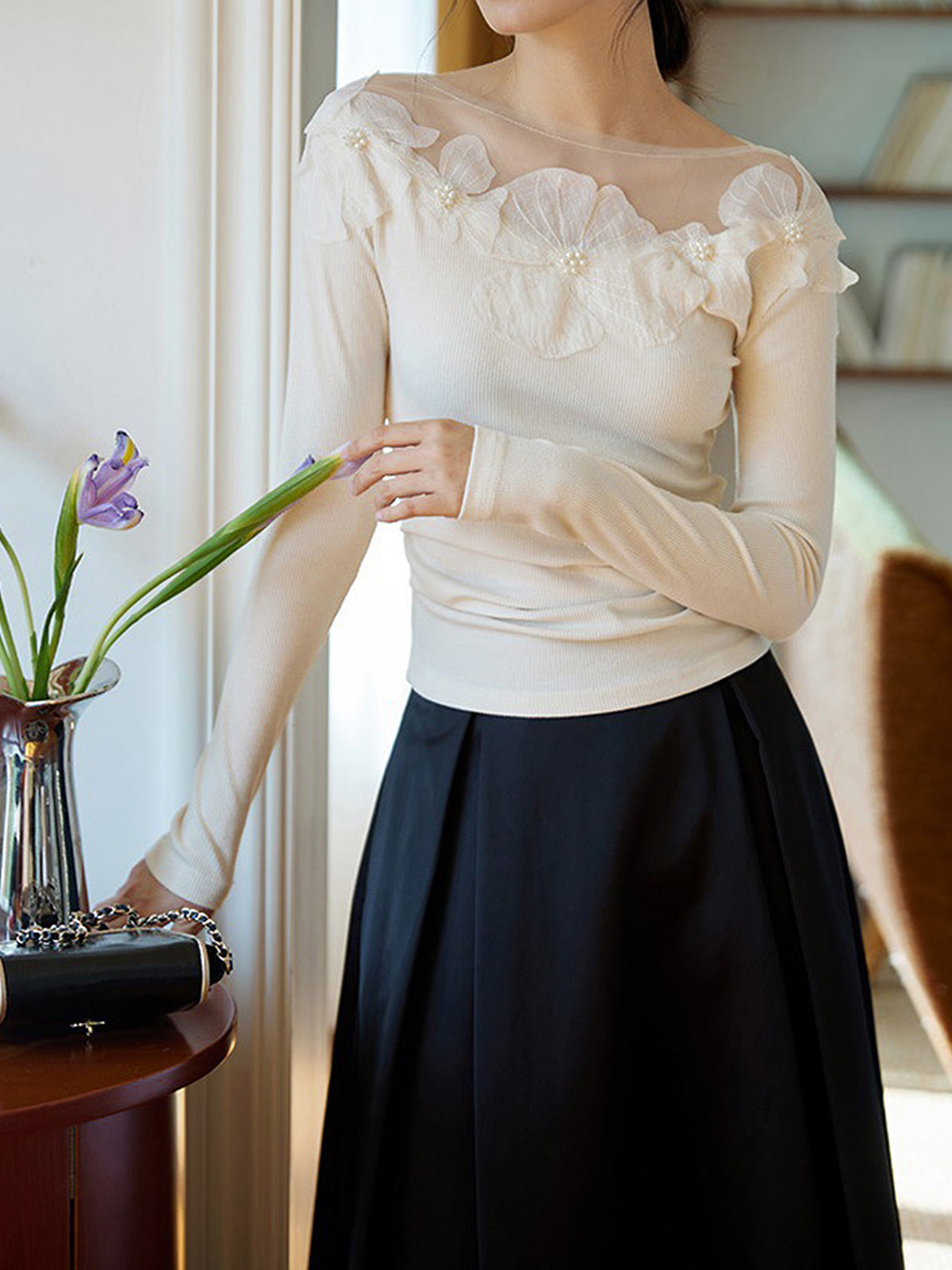 Çiçek Desenli Ribanalı Slim Tişört