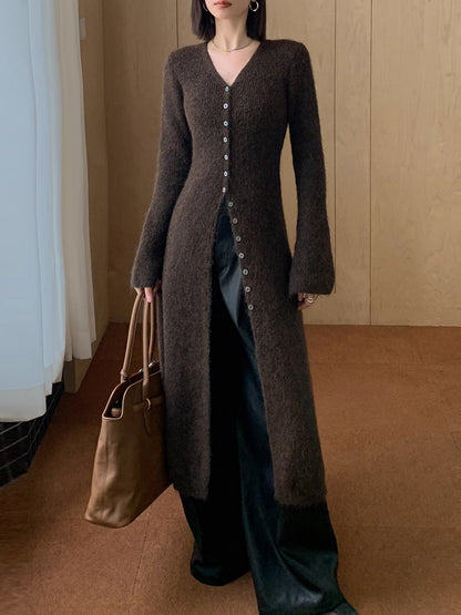 V Yakalı, Göğüsleri Açık Kazak Elbise