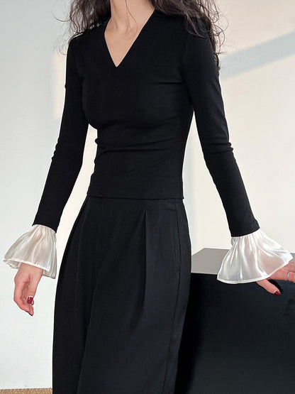 V Yaka Kontrast Volanlı Manşet Tişört