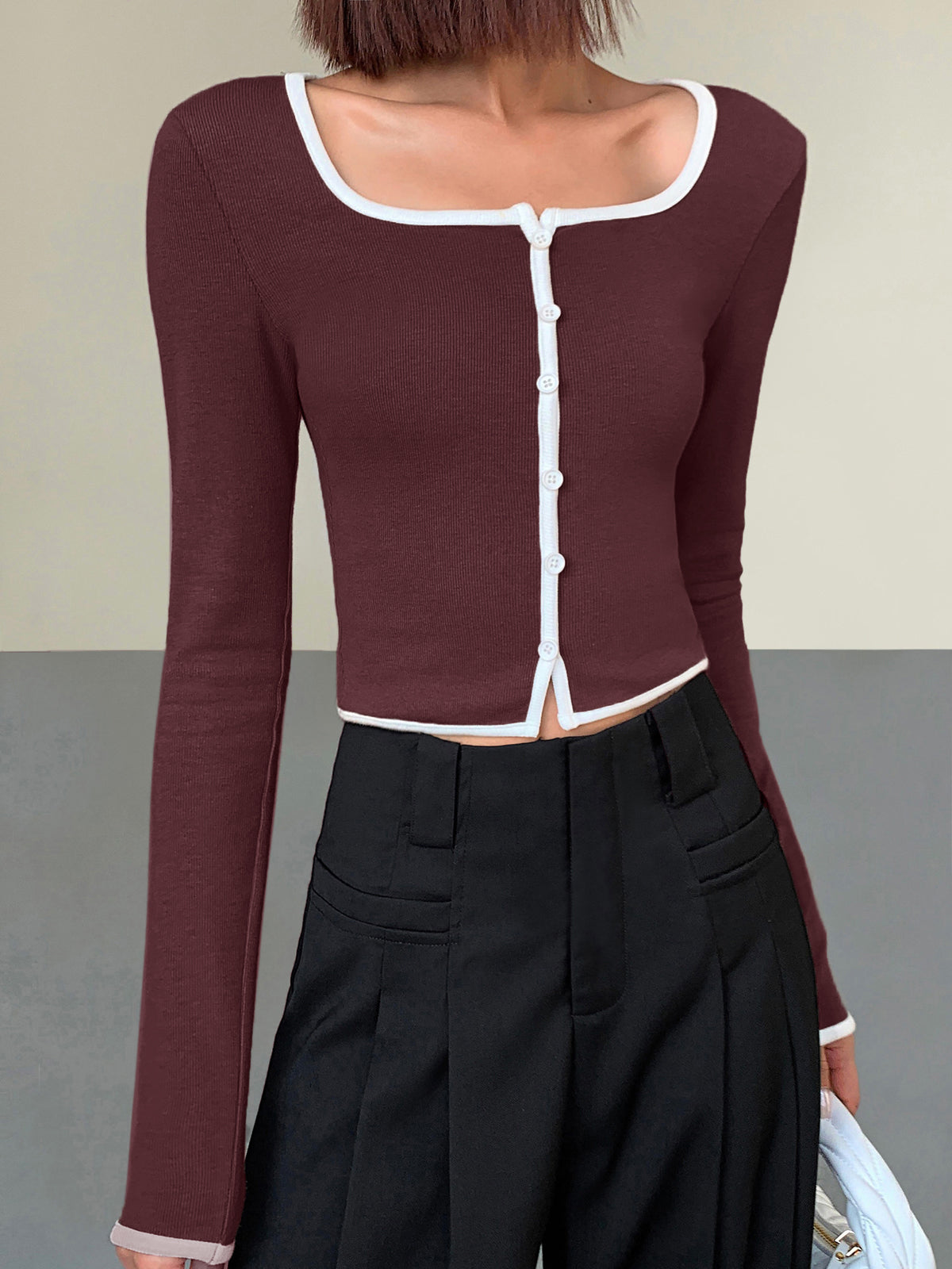 Kare Yaka Kontrast Kesim Uzun Kollu Örgü Gömlek