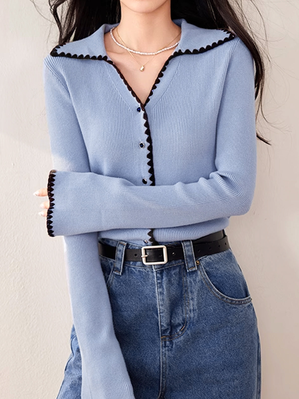 İşlemeli Yaka Hırka