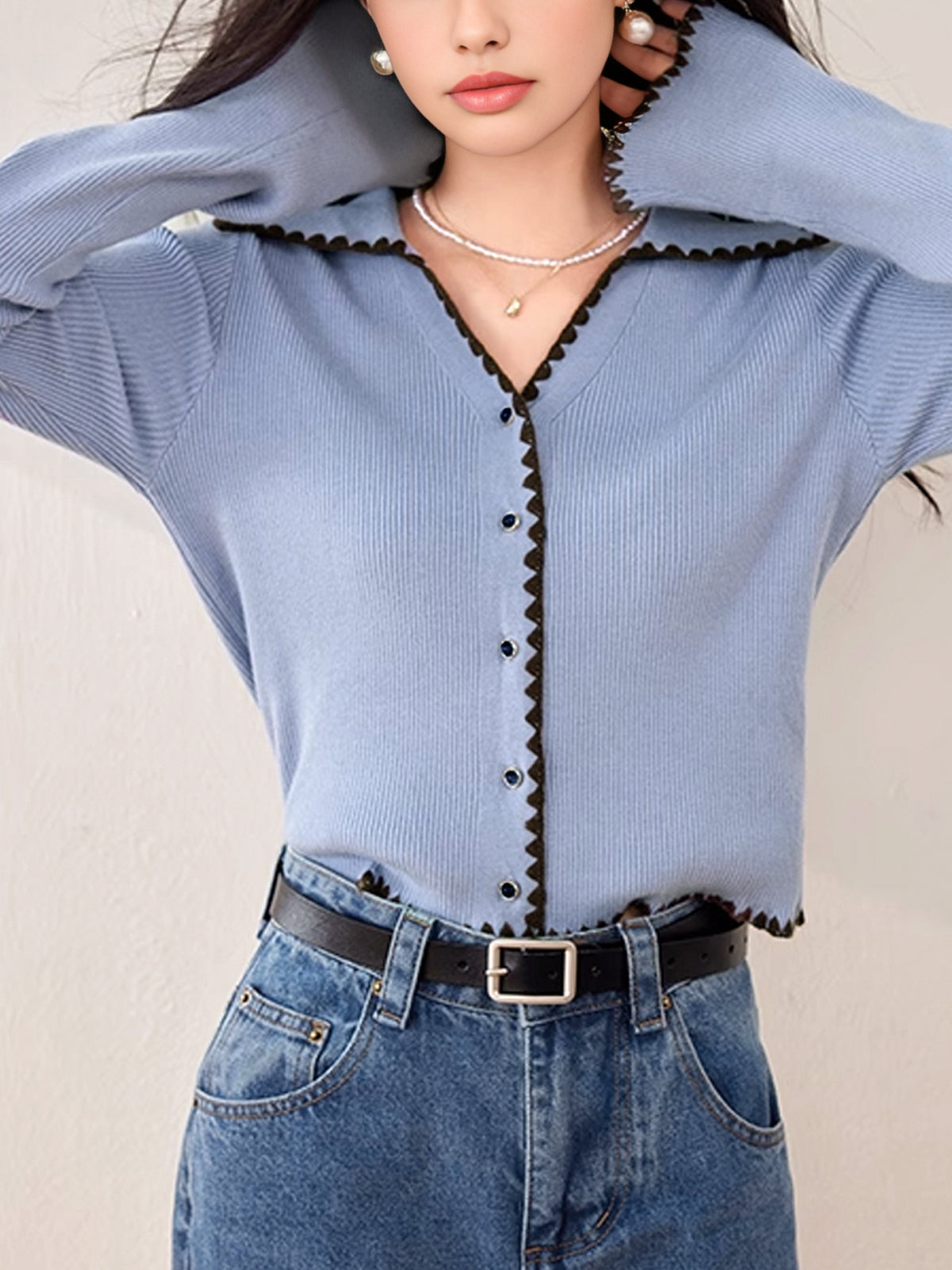 İşlemeli Yaka Hırka