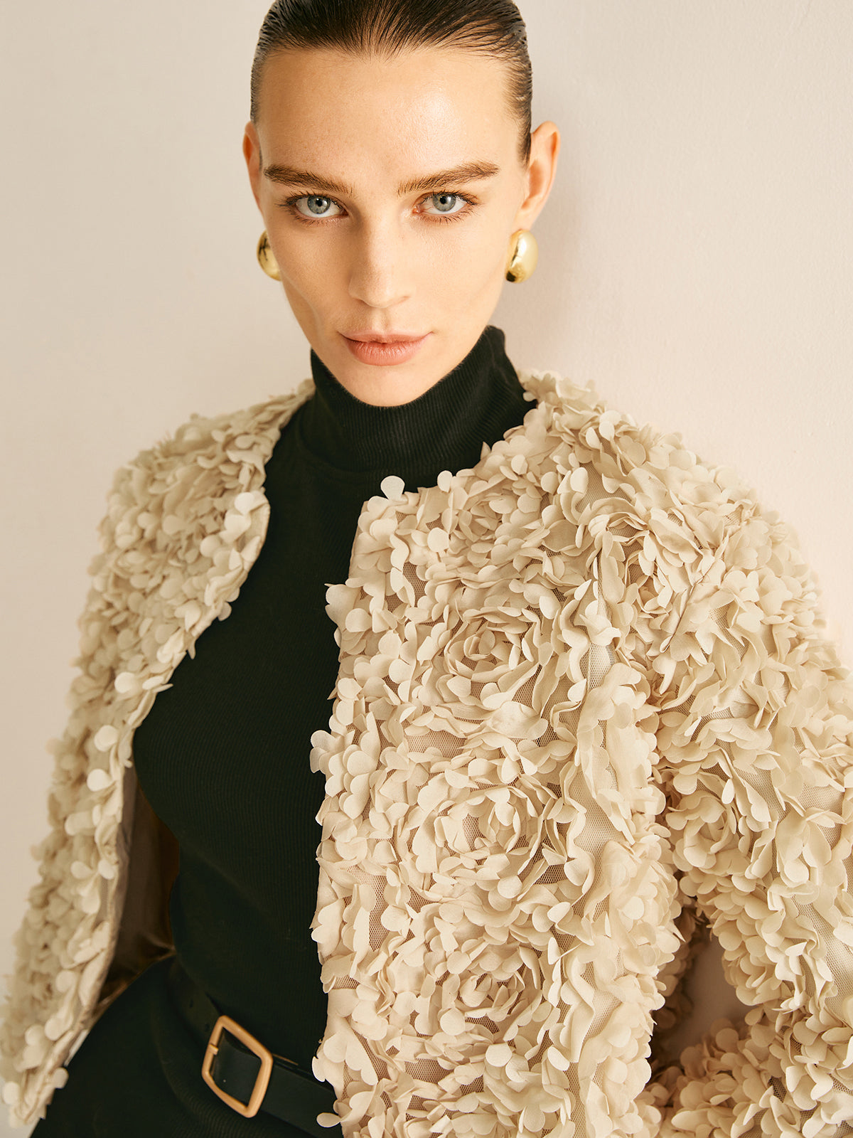 Çiçekli Yuvarlak Yaka Ceket