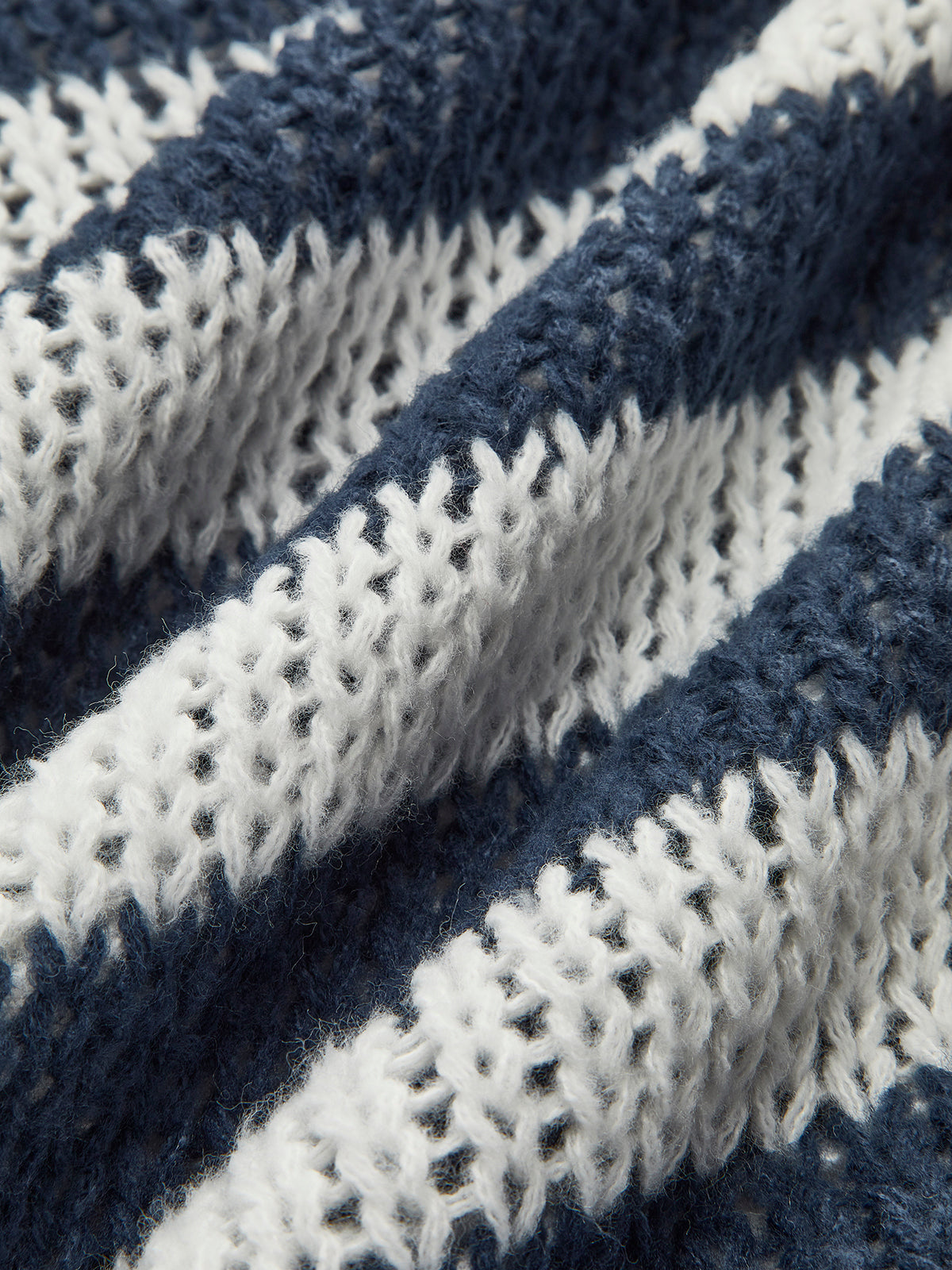 Yuvarlak Yaka Çizgili Yumuşak Kazak