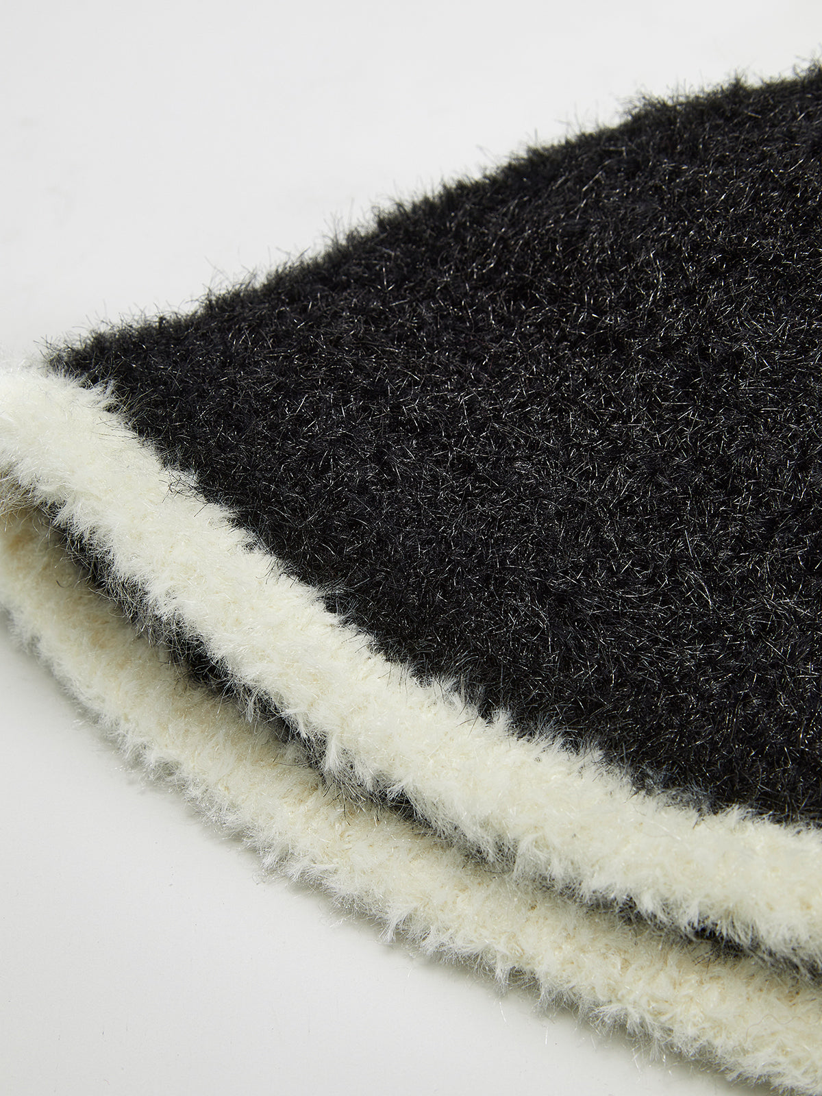 Kontrast Kenarlı Peluş Kova Şapka