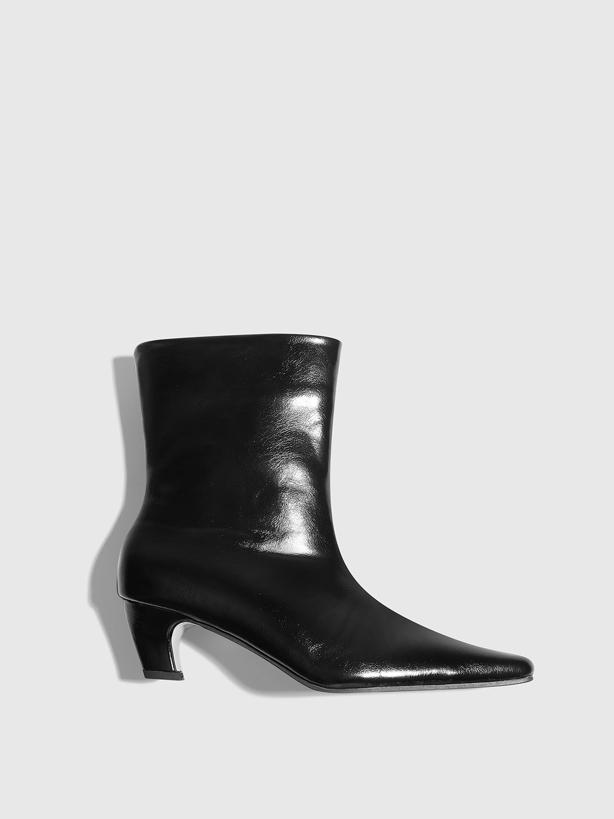 Kare Burunlu Yavru Kedi Botları