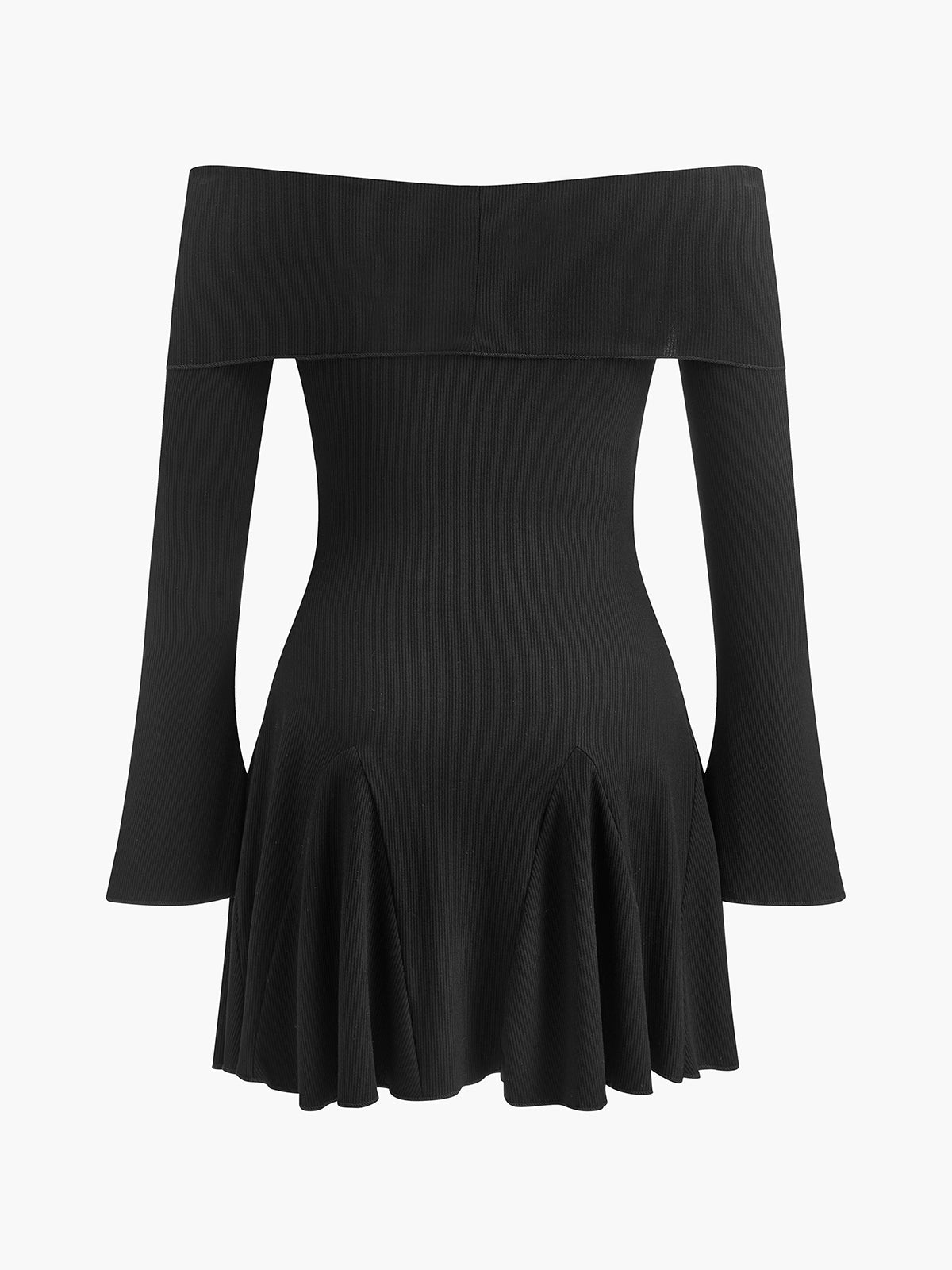 Omuzları Açık Uçuşan Örgü Elbise