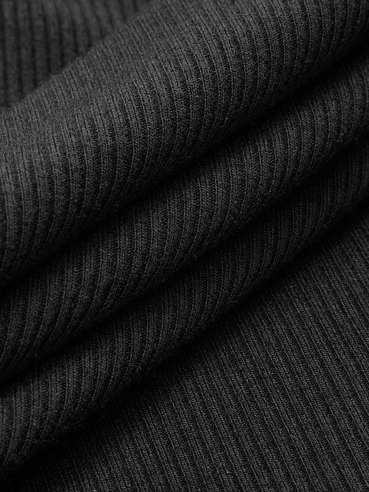 Omuzları Açık Uçuşan Örgü Elbise