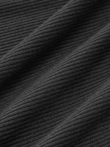 Omuzları Açık Uçuşan Örgü Elbise