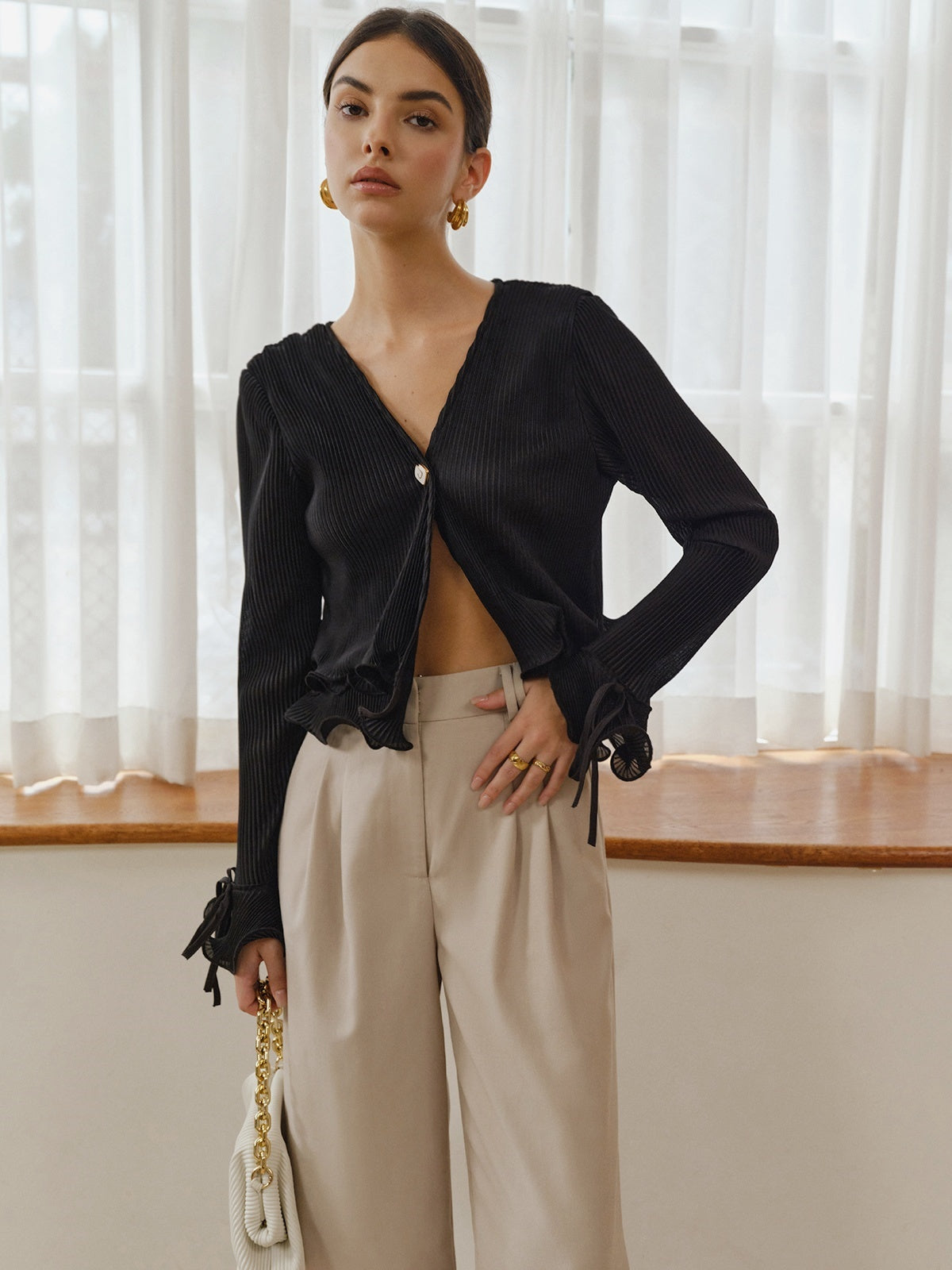 Volanlı Düğmeli Plisse Bluz