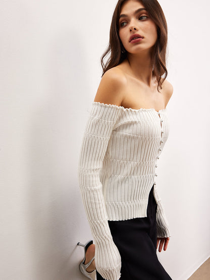 Omuzları Açık Marul Kenarlı Hırka