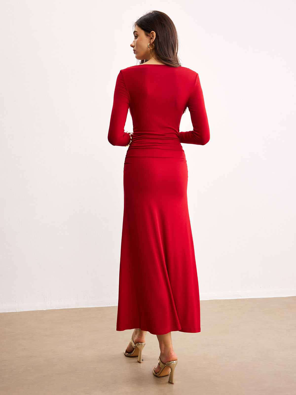 Omuzları Açık Volanlı Örgü Elbise