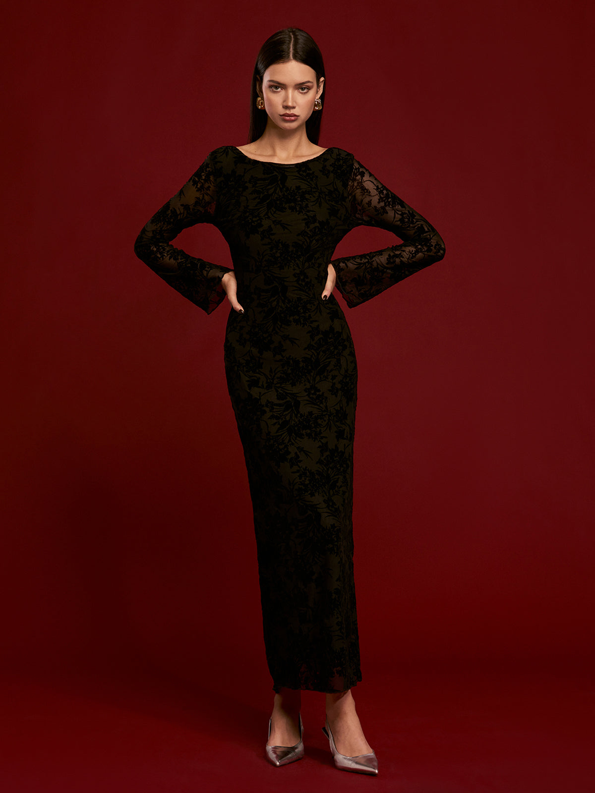 Sırtı Açık Kadife Elbise