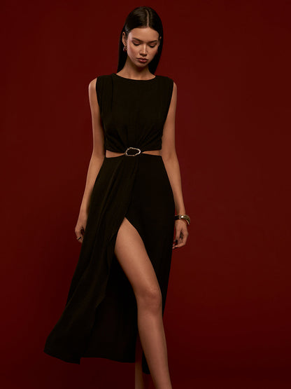 Metal Halka Kesimli Pileli Elbise