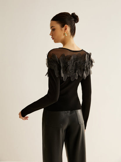 Yarı Şeffaf Çiçek Desenli İnce Bluz