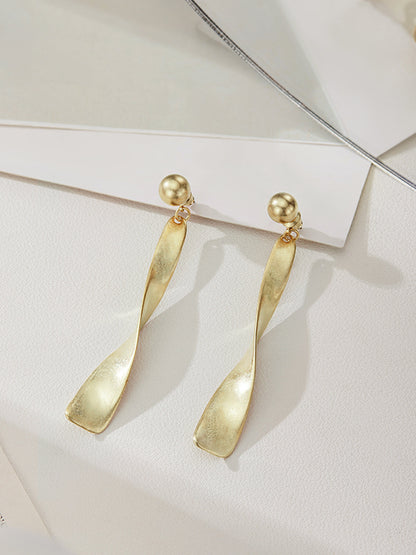 Vintage Metal Twist Damla Küpeler