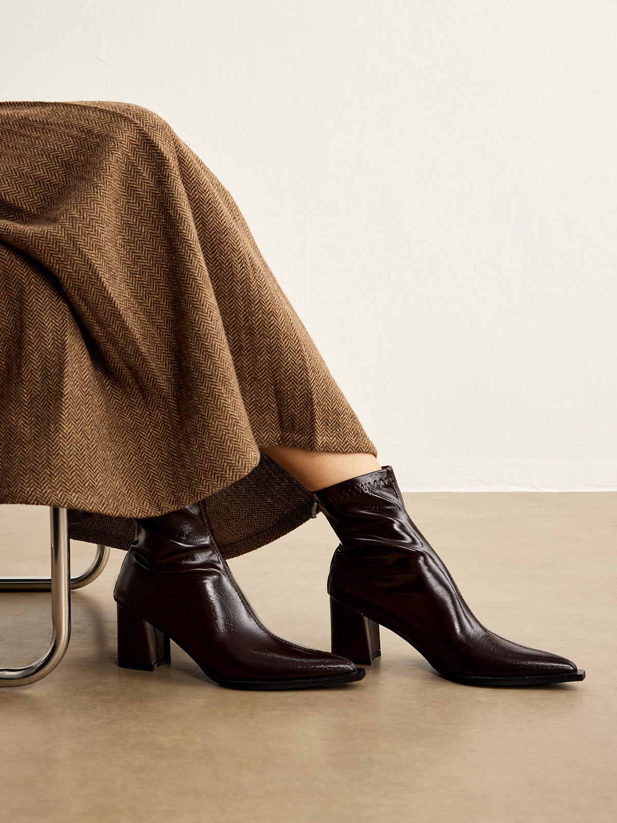 Kalın Topuklu Fermuarlı Çizmeler
