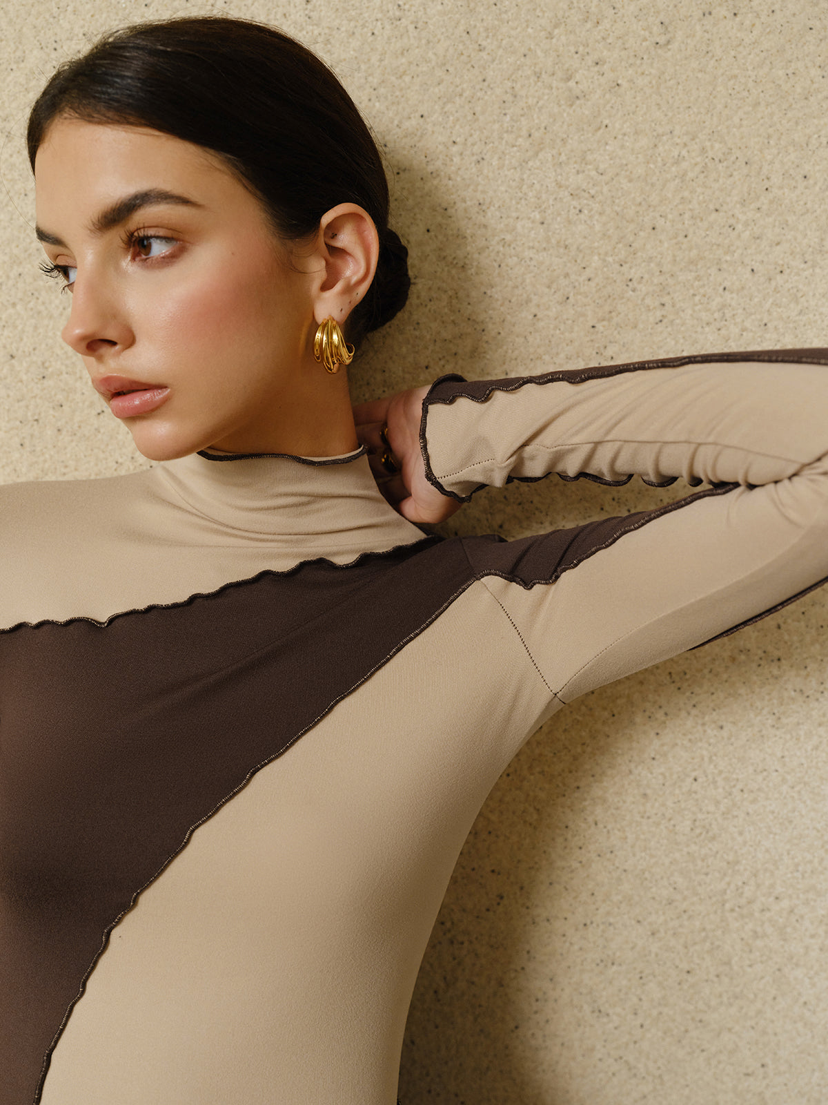 Yarı Şeffaf Renk Bloklu Marul Kenarlı Jersey Üst