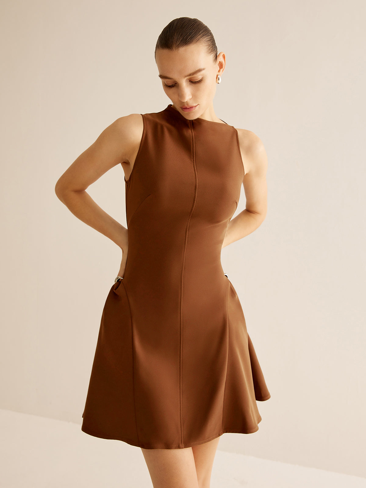 Asimetrik Yaka Panelli Büzgülü Elbise