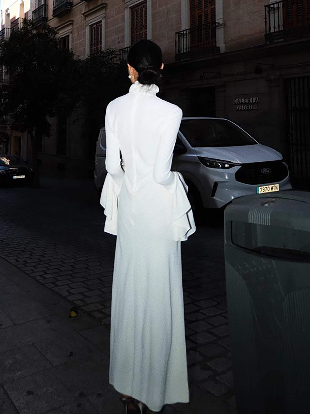 Balıkçı Yaka Volanlı Kollu Uzun Elbise