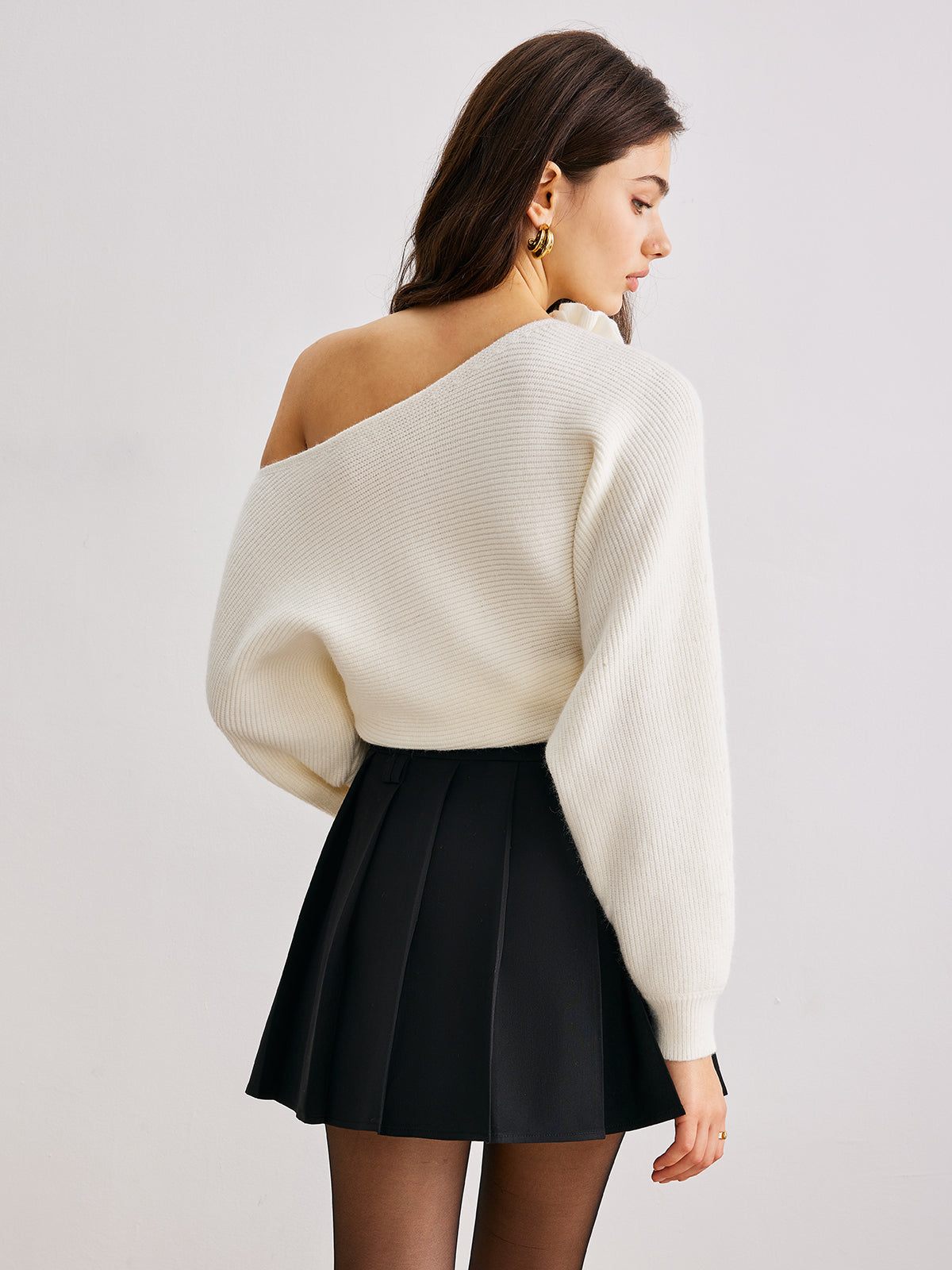 3D Çiçekli Omuz Açık Kazak