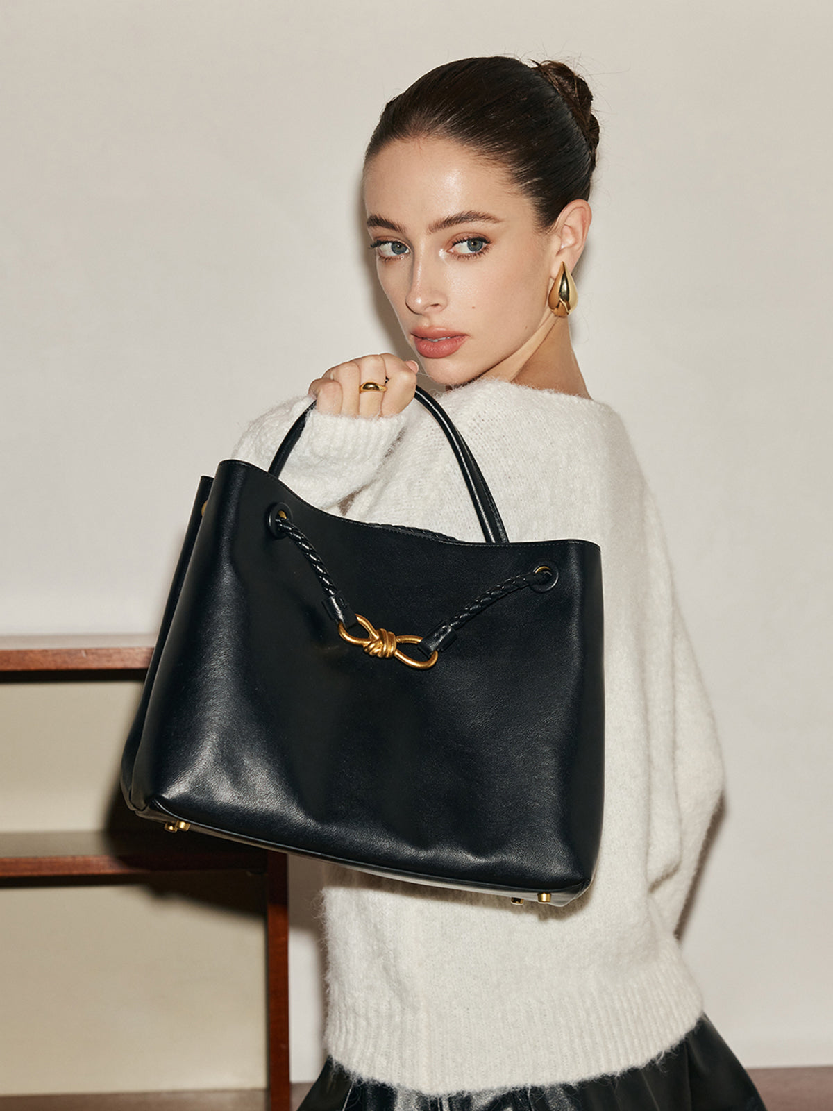 Fiyonk Detaylı Bölmeli Çanta