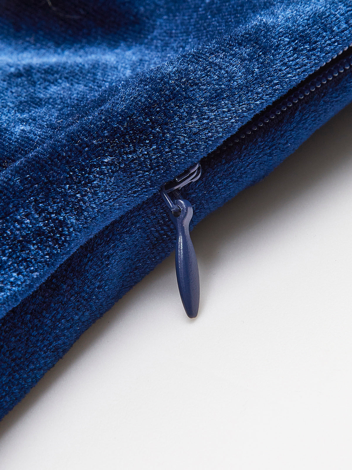 Kadife Fermuarlı Askılı Üst