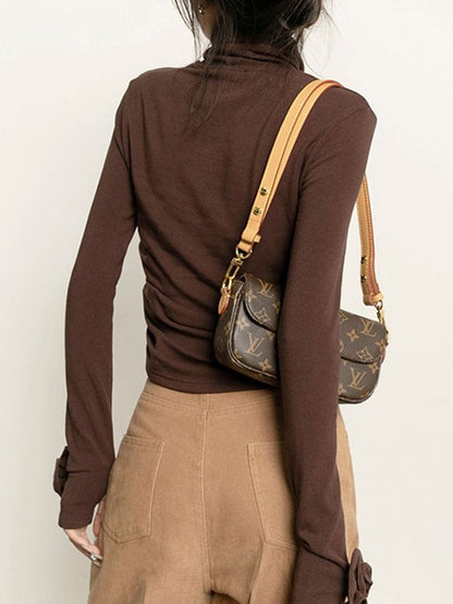 Pileli Balıkçı Yaka 3D Çiçekli Slim Tişört