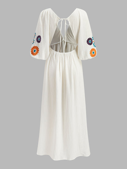 Yarı Şeffaf Nakışlı V Yakalı Çiçekli Elbise