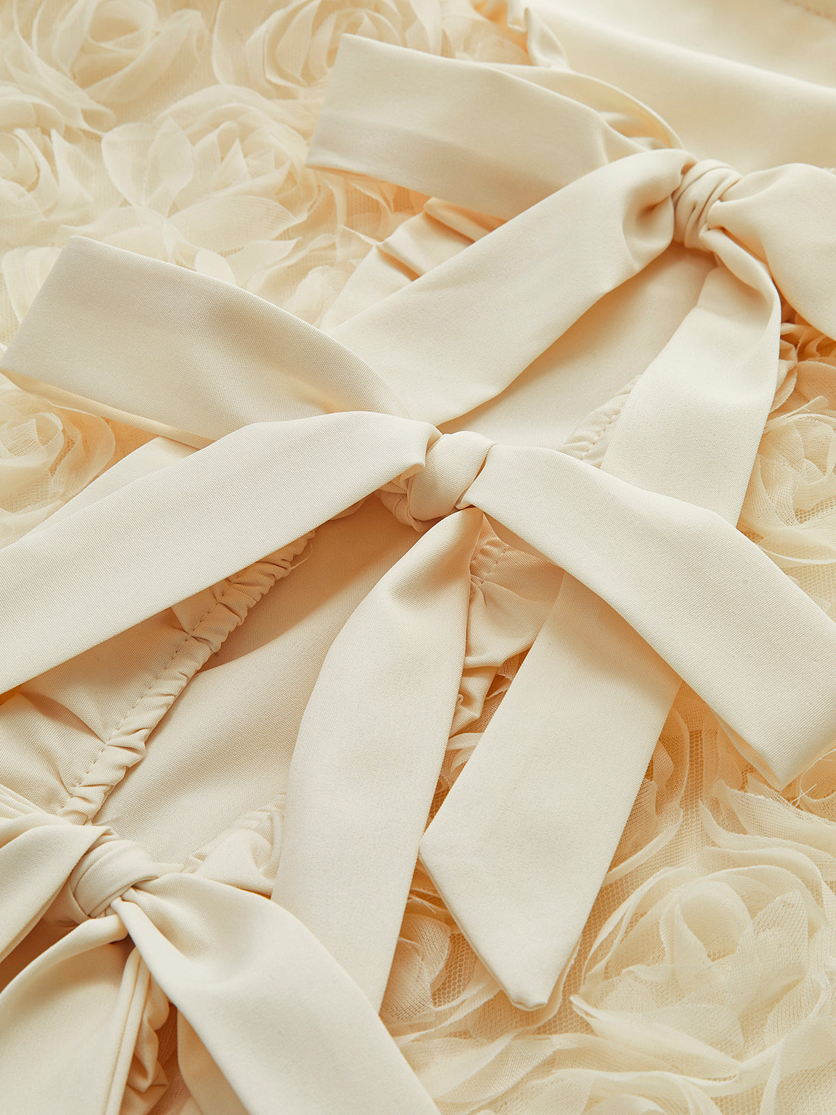 Romantik Bağcıklı Ön Rozet Ceket