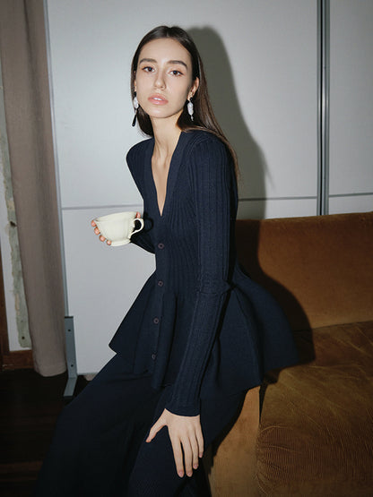 V Yakalı Volanlı Düğmeli Hırka