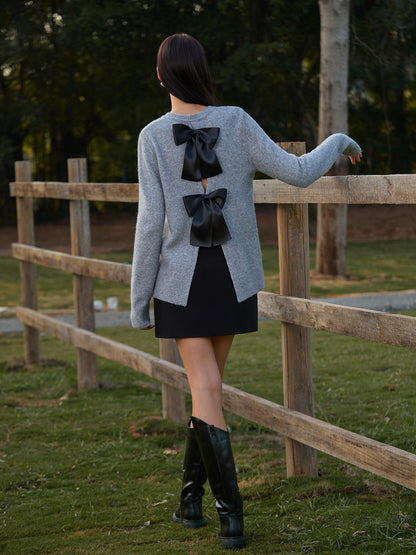 Yuvarlak Yaka Fiyonklu Kazak