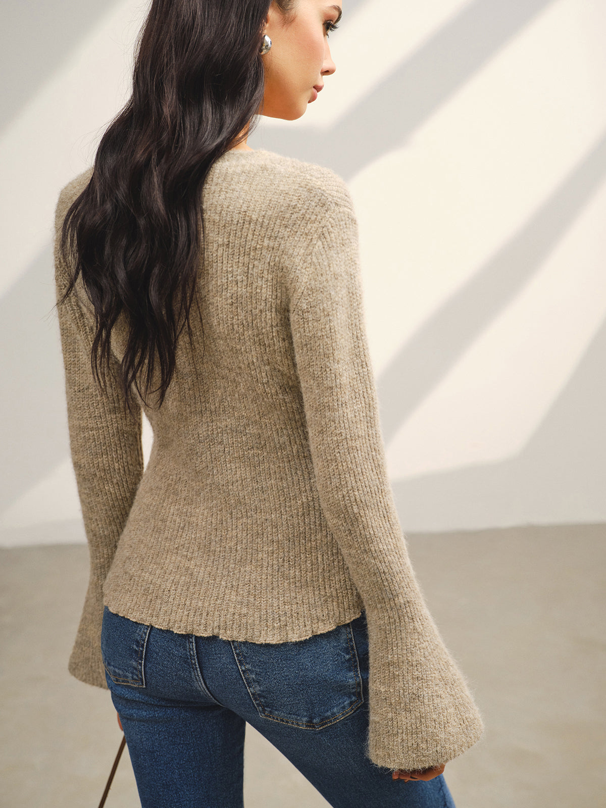 V Yaka Çan Kollu Düğmeli Hırka