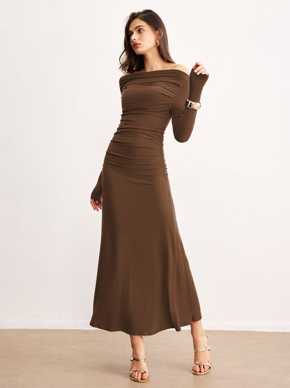 Omuzları Açık Volanlı Örgü Elbise