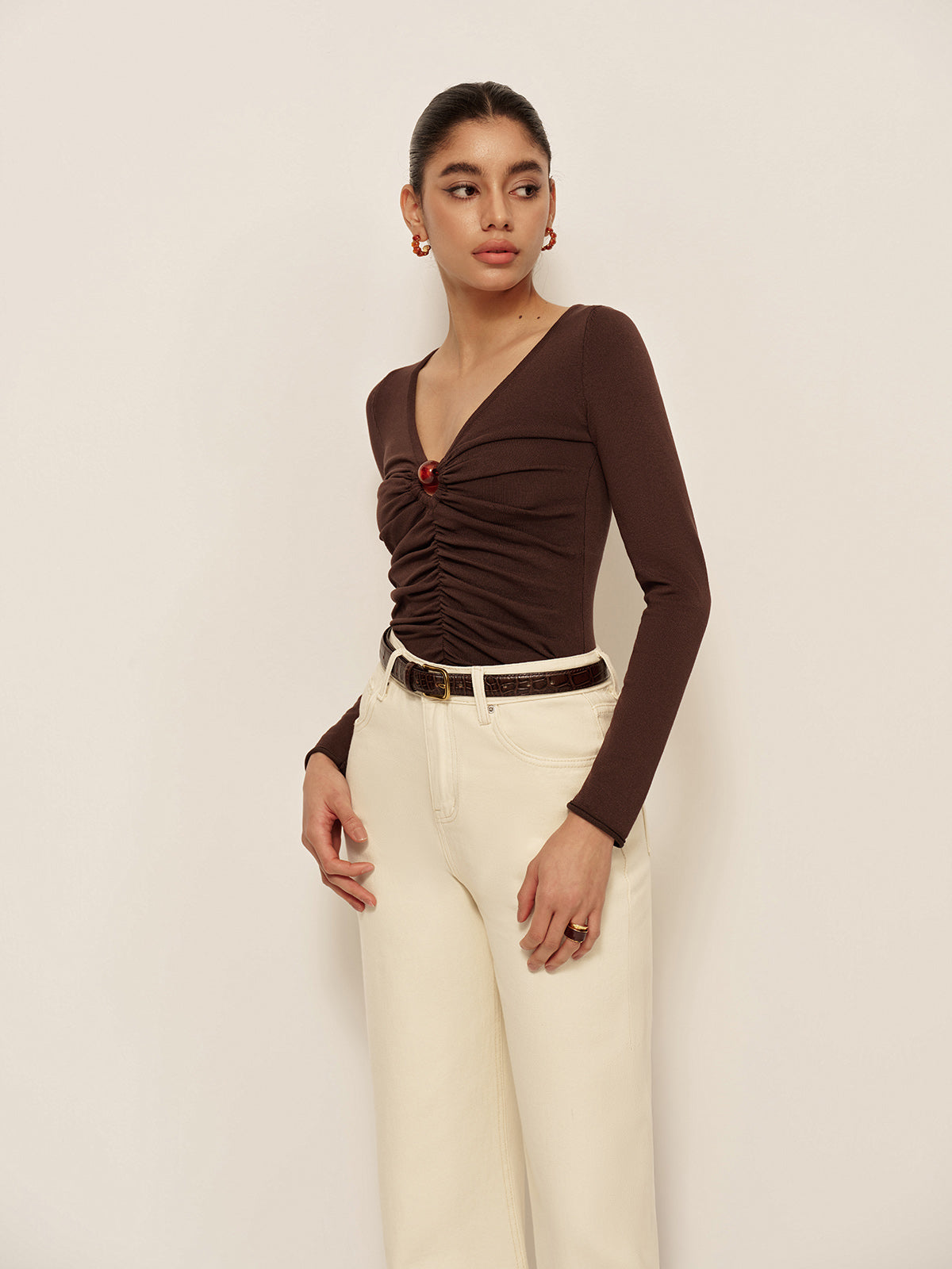 V Yaka Kesikli Pileli İnce Örgü Üst