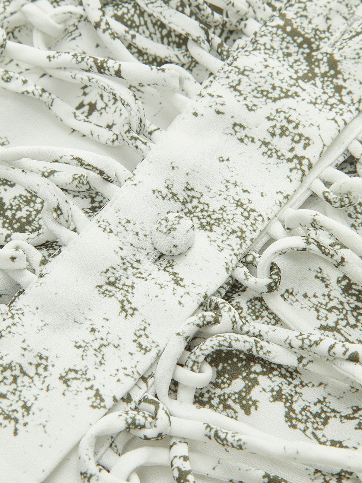 Önü Bağcıklı Çiçekli Puf Kollu Elbise