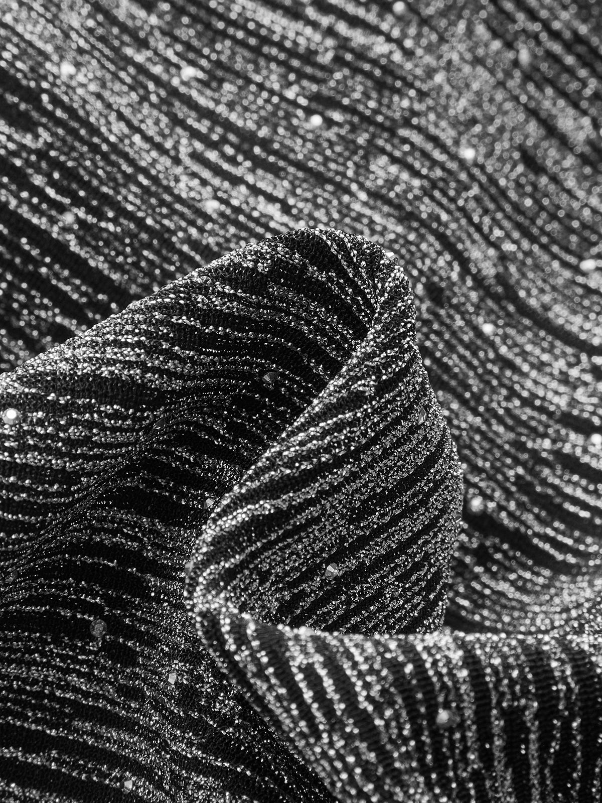 Askılı Sırtı Açık Pileli Elbise