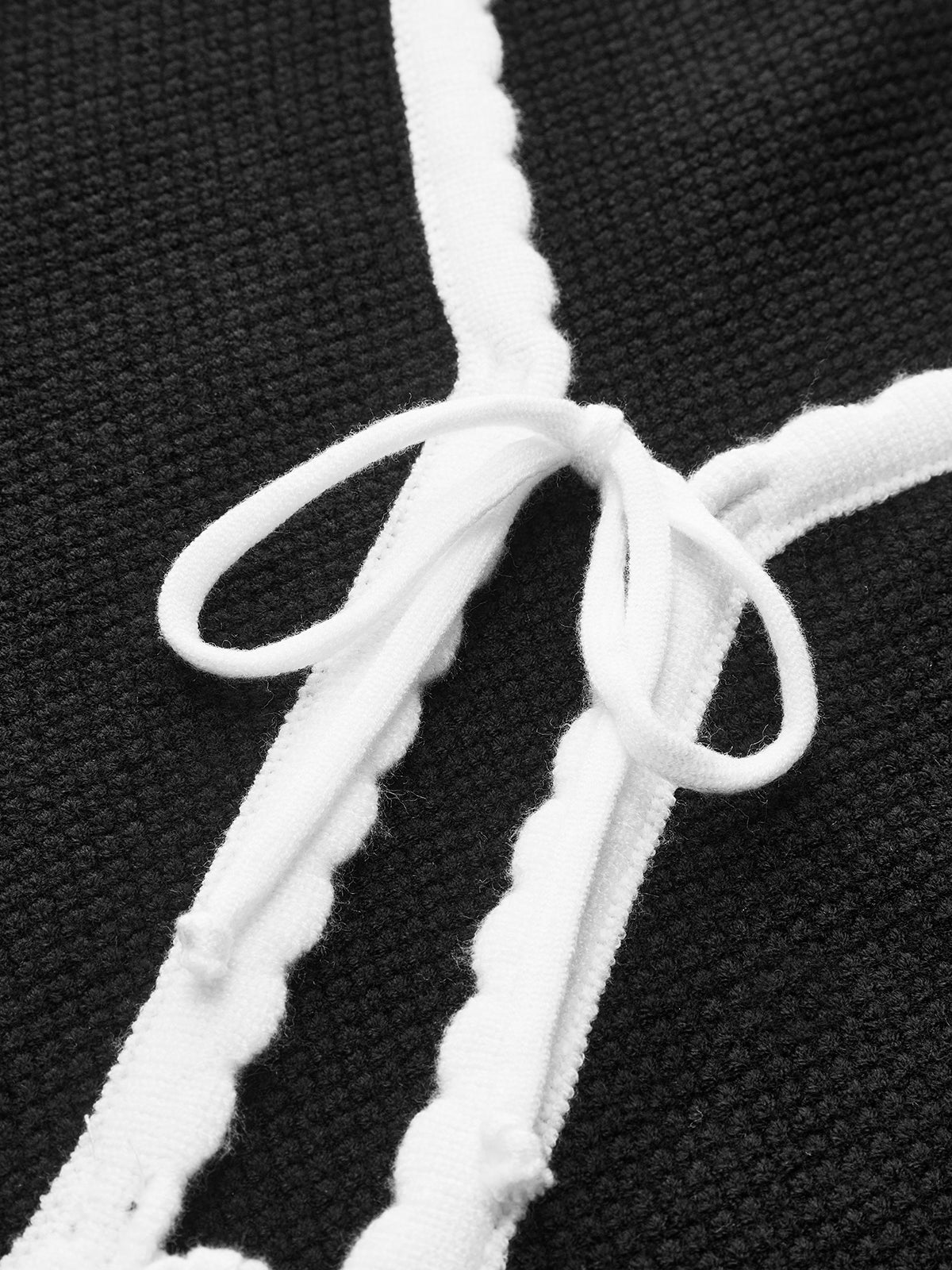 Taraklı Kenarlı Ön Bağlamalı Yelek