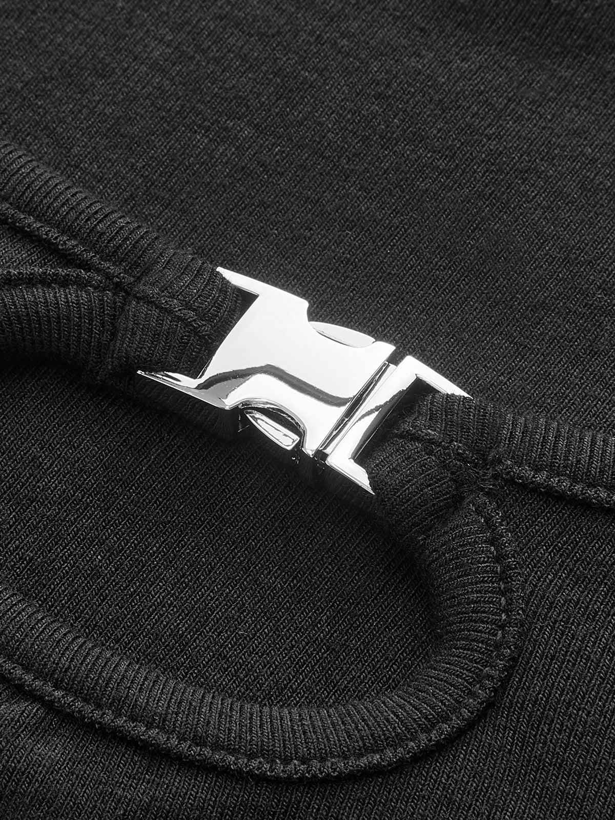 Çift Anahtar Delikli Uzun Kollu Üst