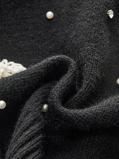 Çiçek Desenli Düğmeli Örgü Yelek